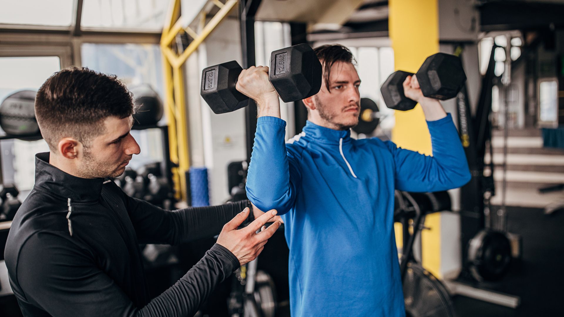 personal-coach-training-female-client-in-fitness-c-2022-01-25-23-25-44-utc (1)